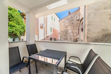 Apartment for 4 Guests in Baška Old Town