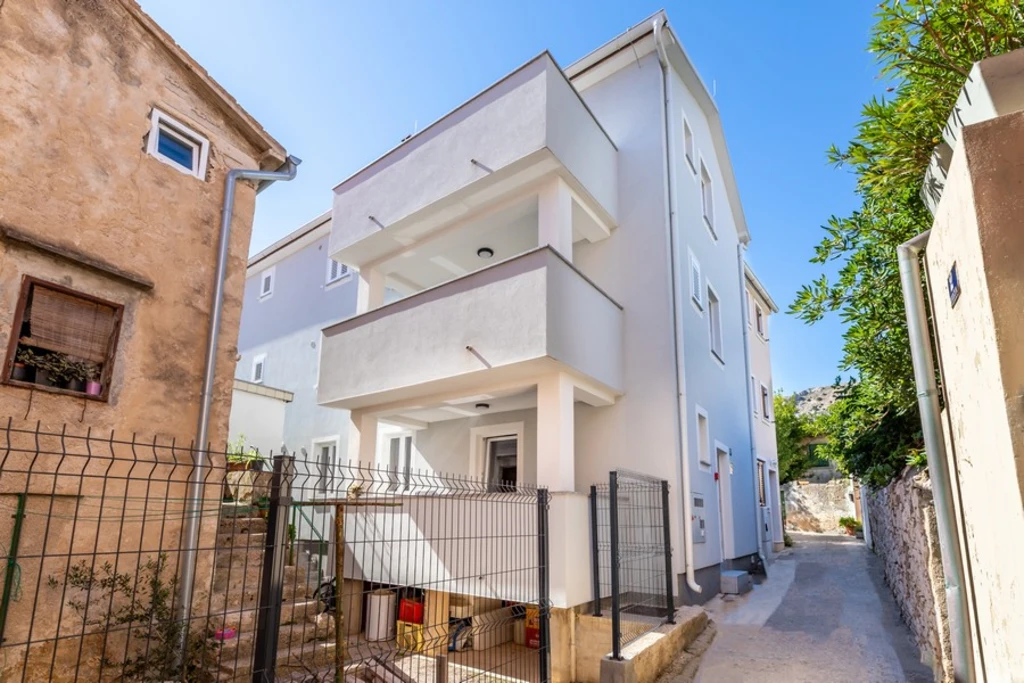 Apartment for 4 Guests in Baška Old Town