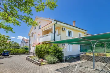 Apartment for 4 in Baška with Balcony and Sea View