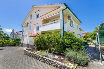 Apartment for 4 in Baška with Balcony and Sea View