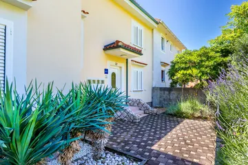 Apartment for 4 in Baška with Balcony and Sea View