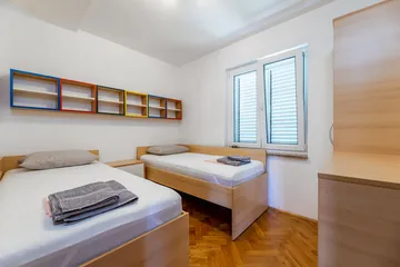 Apartment for 4 in Baška with Balcony and Sea View