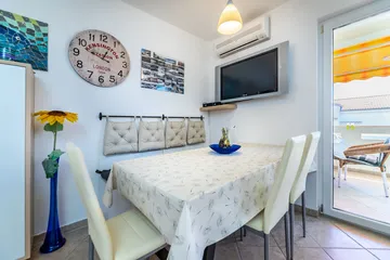 Apartment for 4 in Baška with Balcony and Sea View