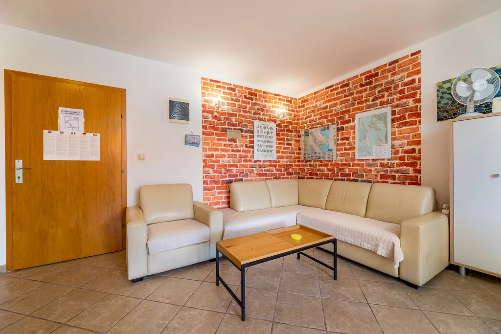 Apartment for 4 in Baška with Balcony and Sea View