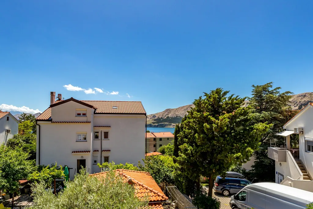Apartment for 4 in Baška with Balcony and Sea View
