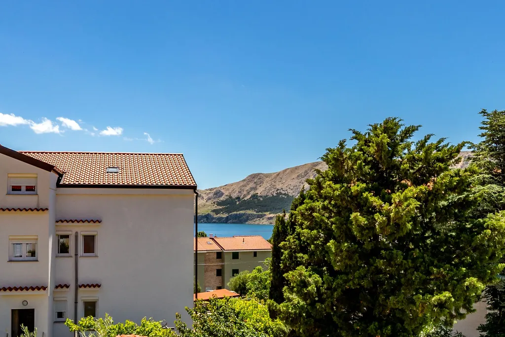Apartment for 4 in Baška with Balcony and Sea View