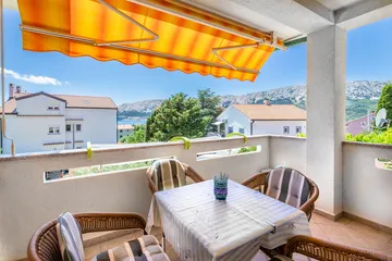 Apartment for 4 in Baška with Balcony and Sea View