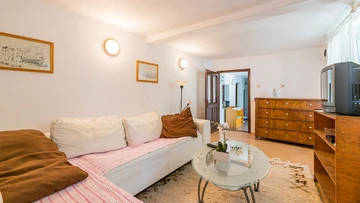 Baška Old Town Apartment for up to 5 Guests