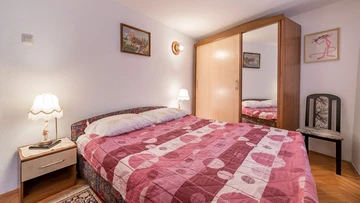 Baška Old Town Apartment for up to 5 Guests