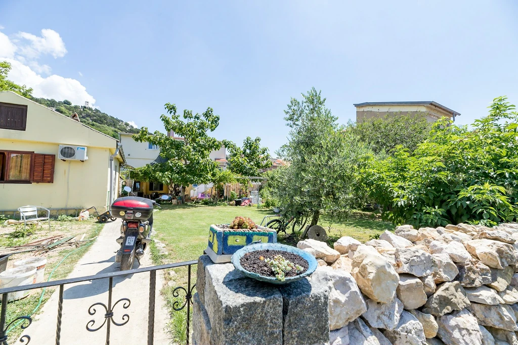 Baška Old Town Apartment for up to 5 Guests