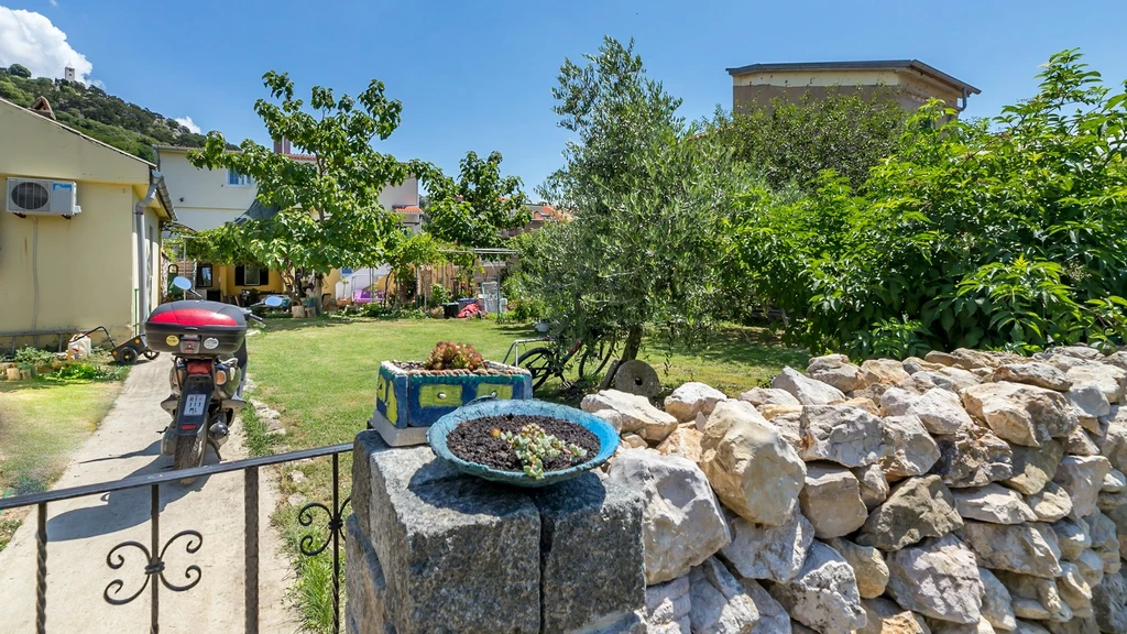 Baška Old Town Apartment for up to 5 Guests