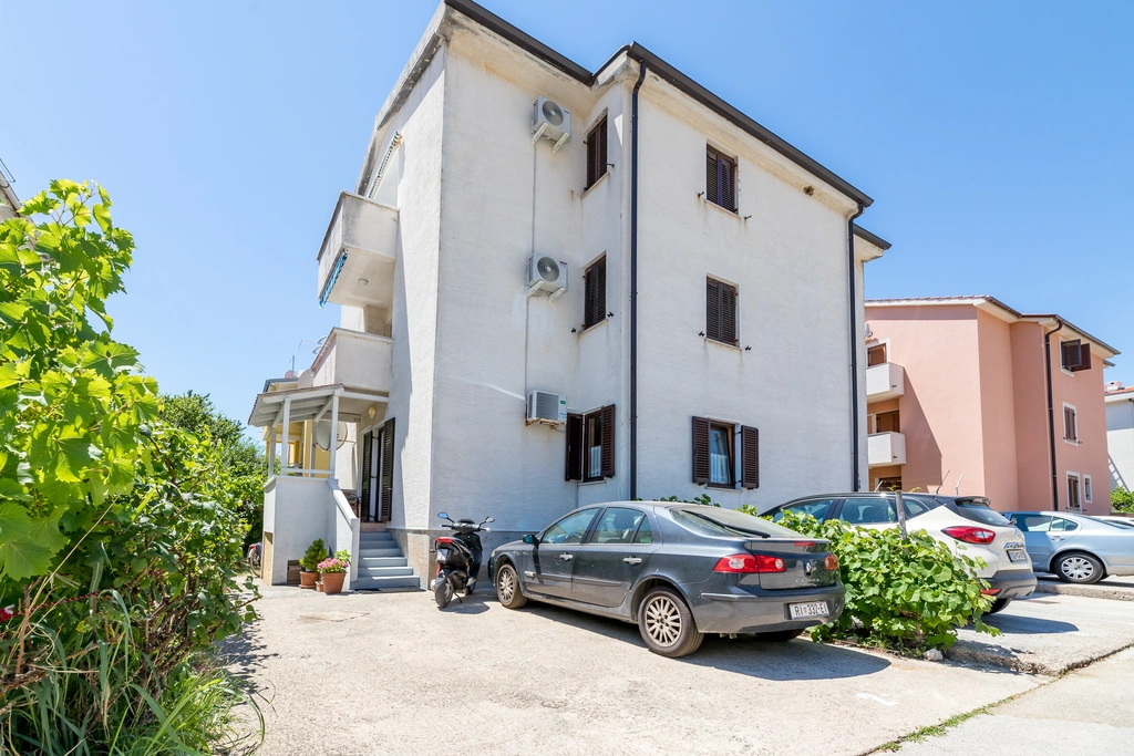 Baška Apartment with Covered Terrace and Parking