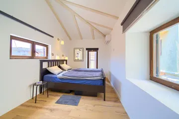 Baška Old Town Apartment for 2 Guests with Parking