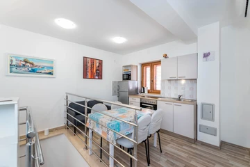 Two-Storey Apartment for 4 Guests in Baška
