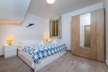 Two-Storey Apartment for 4 Guests in Baška