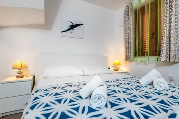 Two-Storey Apartment for 4 Guests in Baška