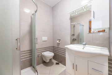 Two-Storey Apartment for 4 Guests in Baška