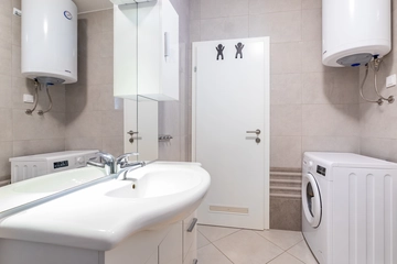 Two-Storey Apartment for 4 Guests in Baška