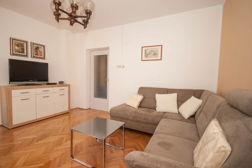 Vesna App - Apartman u Baški za 5 osoba s balkonom, 3 kupaonice i parkingom