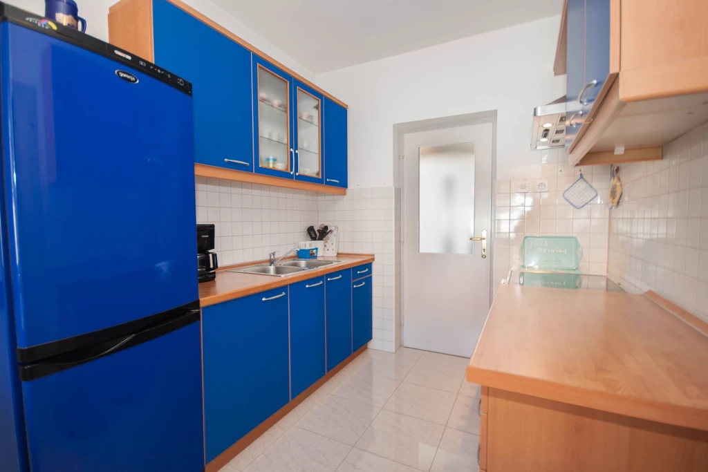 Vesna App - Apartman u Baški za 5 osoba s balkonom, 3 kupaonice i parkingom
