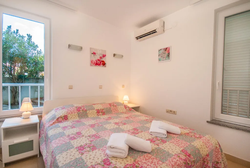 Lovorka 7 – Apartment in Baska für 4–5 Personen mit Balkon, Parkplatz und Grill