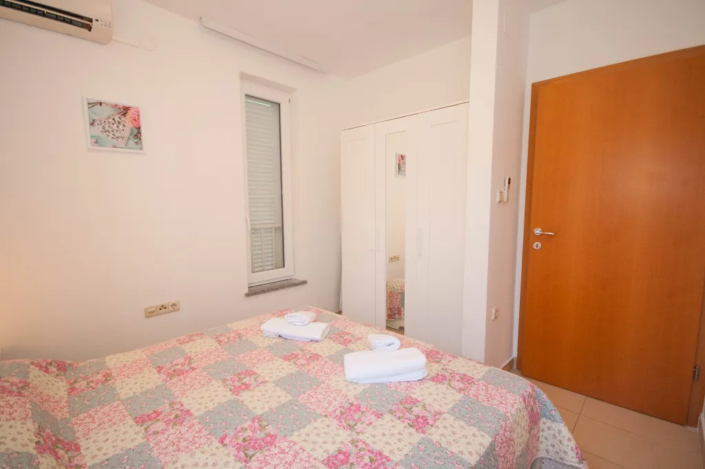 Lovorka 7 – Apartment in Baska für 4–5 Personen mit Balkon, Parkplatz und Grill
