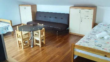 Two-Level 3-Bedroom Apartment in Baška for 8