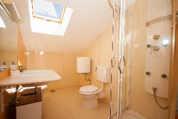 Two-Level 3-Bedroom Apartment in Baška for 8