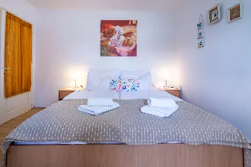 1-Bedroom Apartment with Sea-View Balcony in Baška