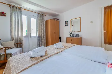 1-Bedroom Apartment with Sea-View Balcony in Baška
