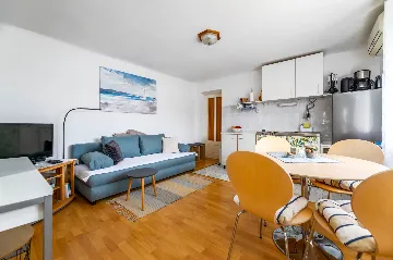 1-Bedroom Apartment with Sea-View Balcony in Baška