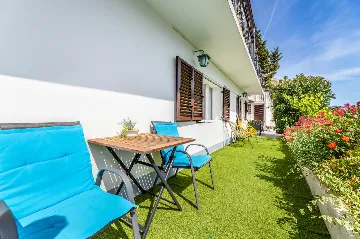 1-Bedroom Apartment with Sea-View Balcony in Baška