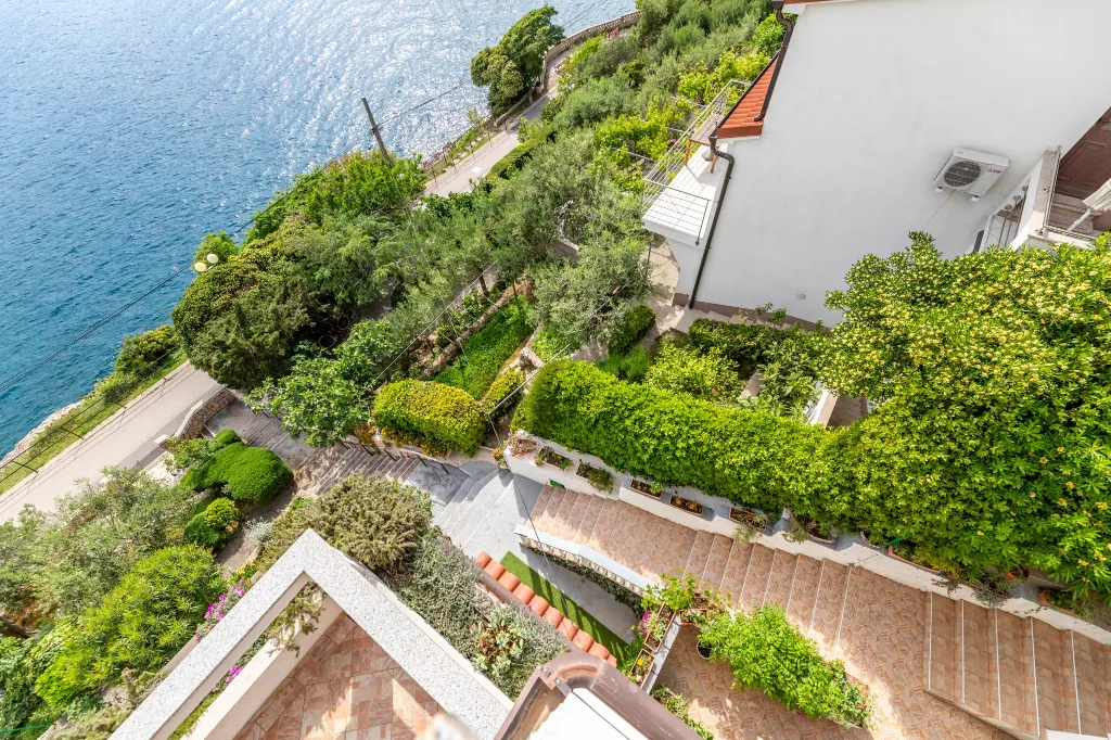 1-Bedroom Apartment with Sea-View Balcony in Baška