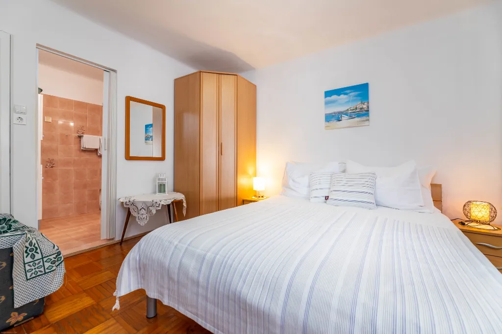 Studio in Baška for 2 Guests with Sea-View Terrace