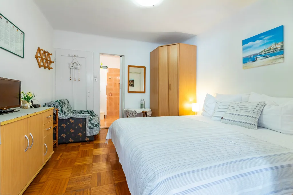 Studio in Baška for 2 Guests with Sea-View Terrace