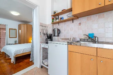 Studio in Baška for 2 Guests with Sea-View Terrace