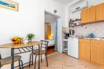 Studio in Baška for 2 Guests with Sea-View Terrace