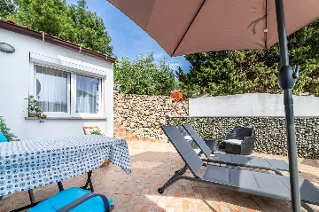 Studio in Baška for 2 Guests with Sea-View Terrace