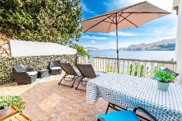 Studio in Baška for 2 Guests with Sea-View Terrace