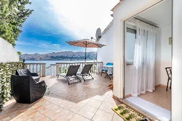 Studio in Baška for 2 Guests with Sea-View Terrace