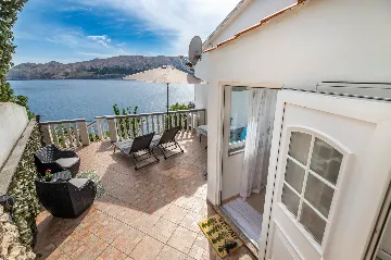 Studio in Baška for 2 Guests with Sea-View Terrace