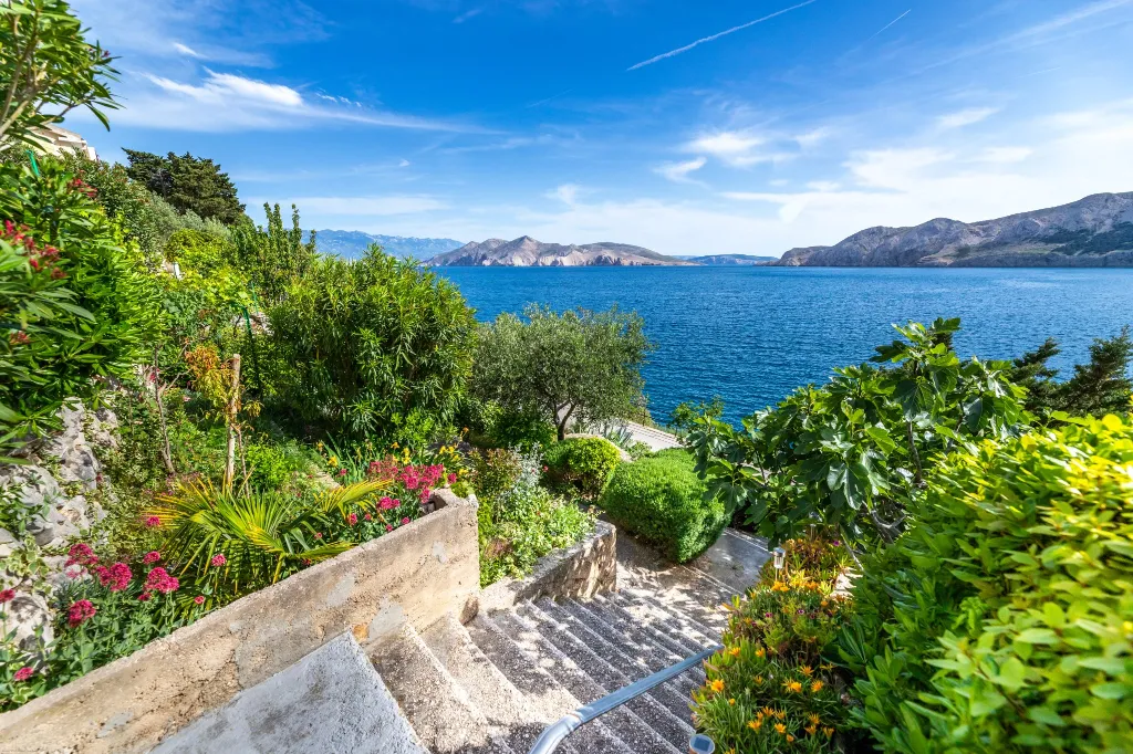Studio in Baška for 2 Guests with Sea-View Terrace
