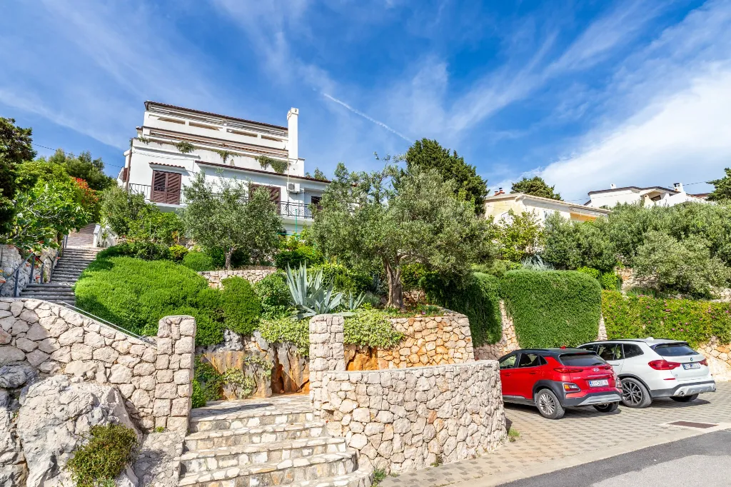 Studio in Baška for 2 Guests with Sea-View Terrace