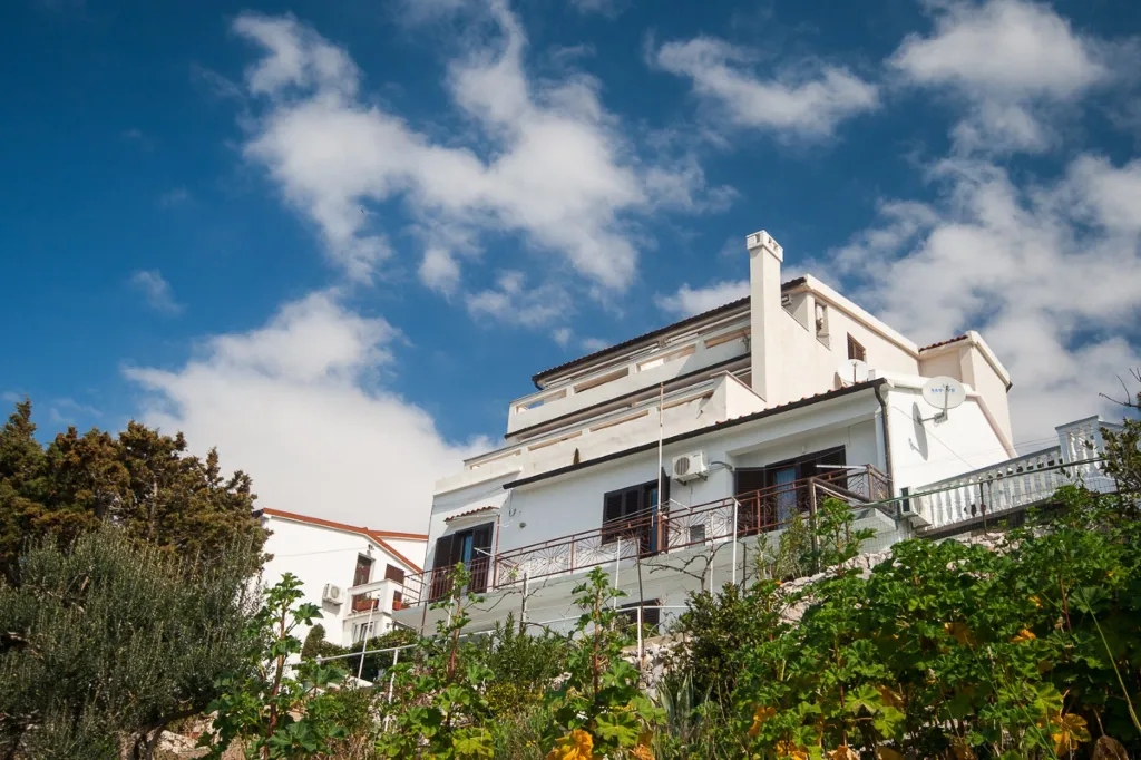 Studio in Baška for 2 Guests with Sea-View Terrace