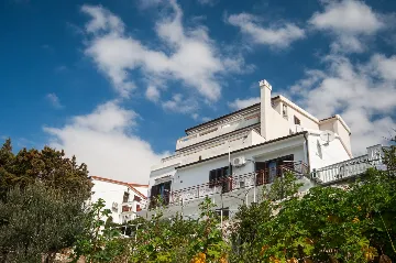 Studio in Baška for 2 Guests with Sea-View Terrace