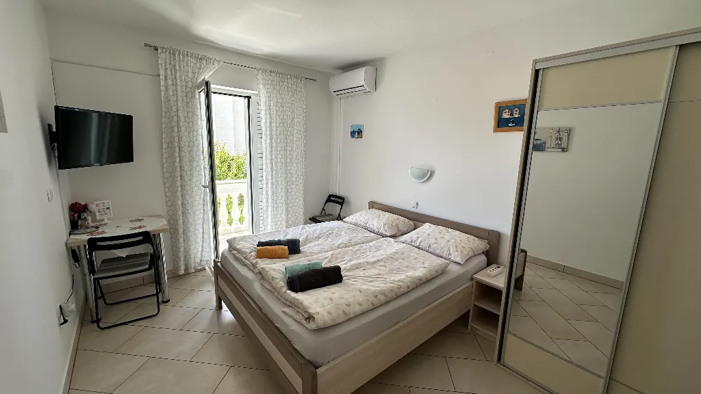 Baška B&B Room for 2 with Sea-View Balcony
