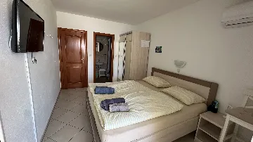 Bed and Breakfast Room for 2 in Baška