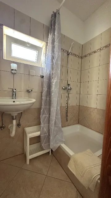 Bed & Breakfast Room in Baška for 2 Guests