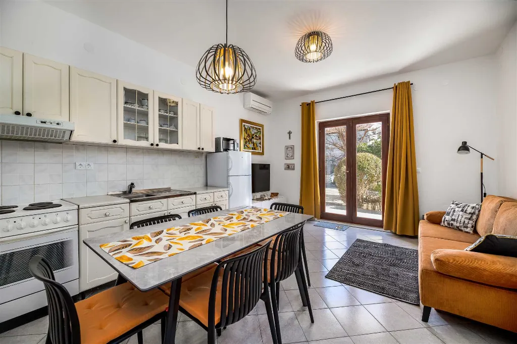 2-Bedroom Apartment in Baška with Terrace & Parking