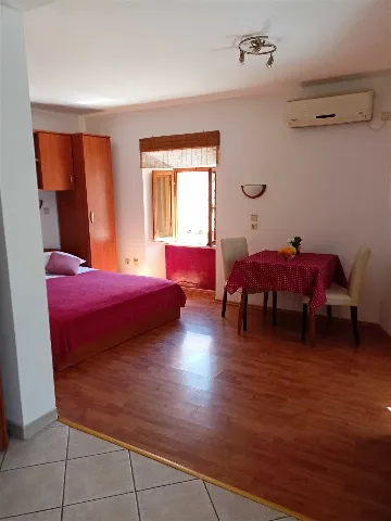 Air-Conditioned Studio in Dubrovnik with Fortress Views